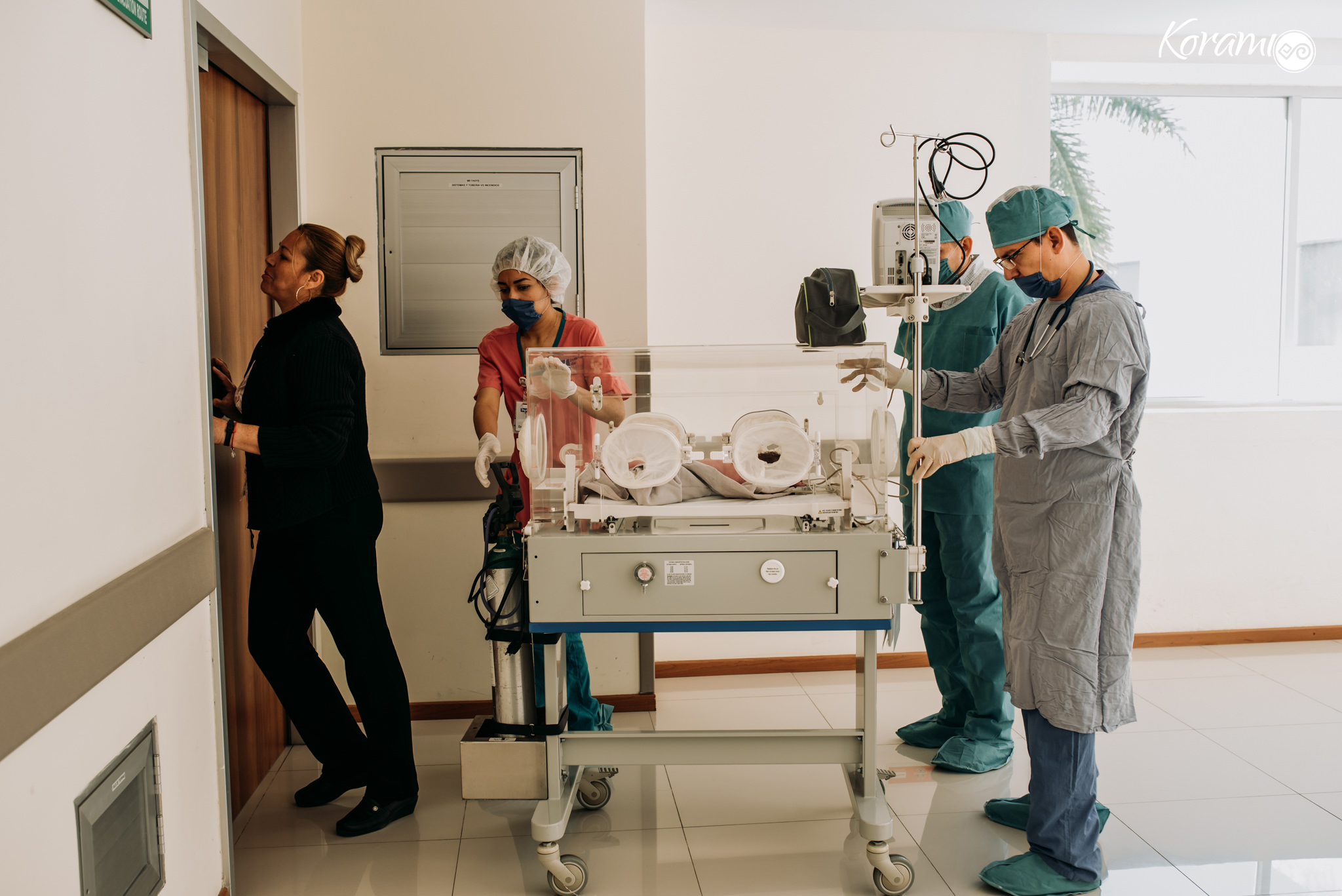 fotografo_colima-foto-recien_nacido-bebe-Cesarea-Colima-Puerta_de_Hierro-Dar_a_luz-Parto-026