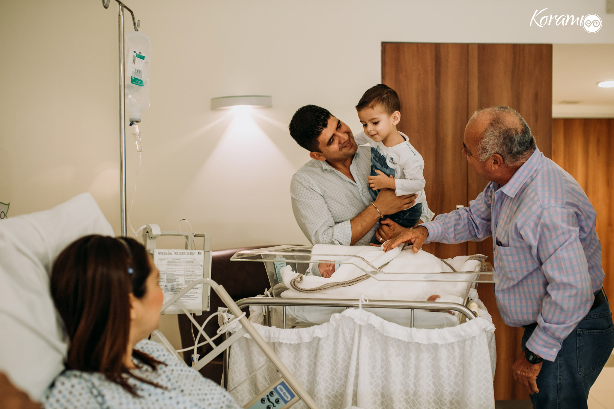 fotografo_colima-foto-recien_nacido-bebe-Cesarea-Colima-Puerta_de_Hierro-Dar_a_luz-Parto-040