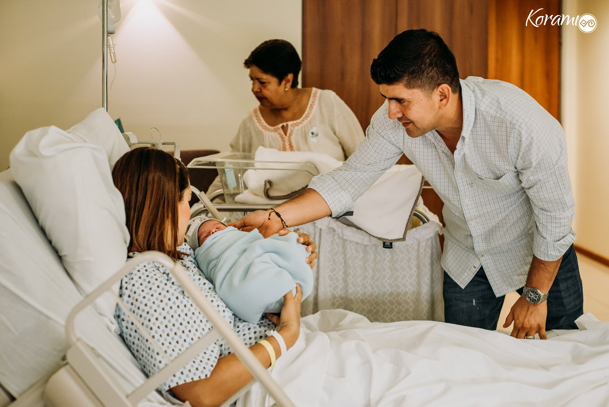 fotografo_colima-foto-recien_nacido-bebe-Cesarea-Colima-Puerta_de_Hierro-Dar_a_luz-Parto-042