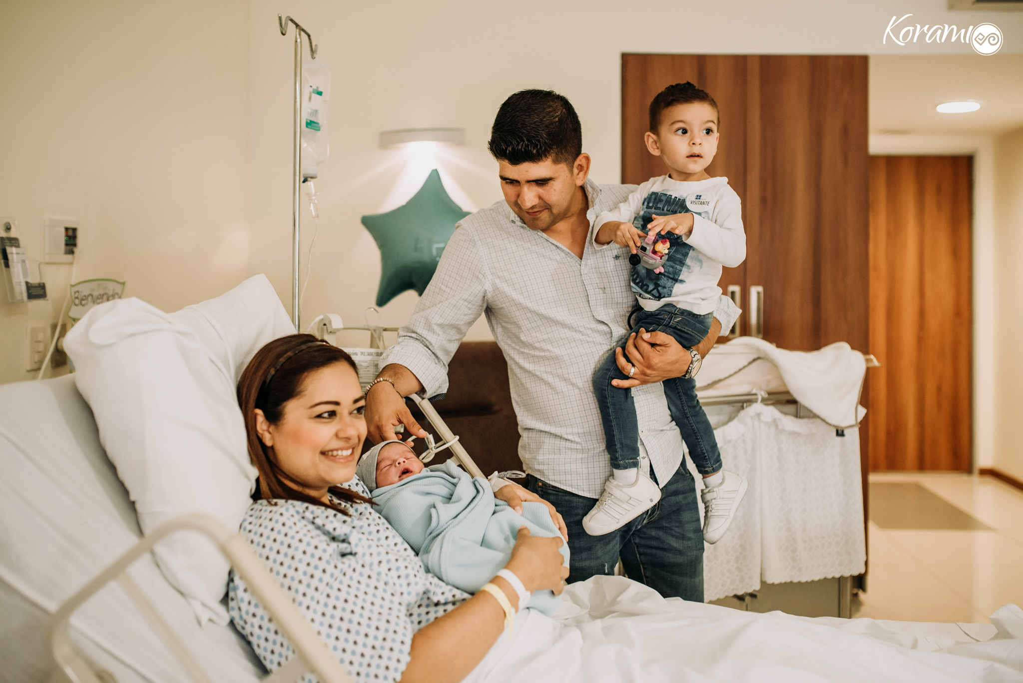 fotografo_colima-foto-recien_nacido-bebe-Cesarea-Colima-Puerta_de_Hierro-Dar_a_luz-Parto-044