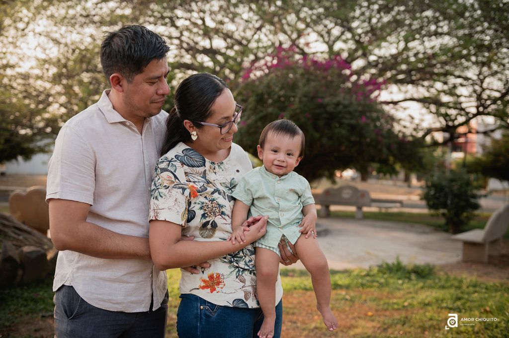 Familiar Exterior Mini