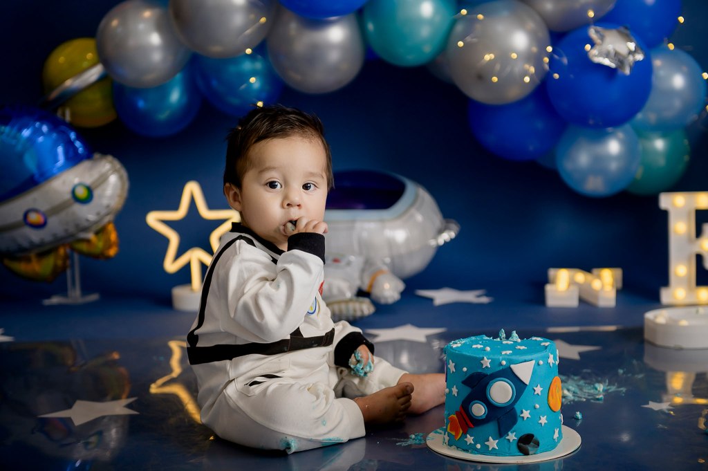 Sesion Primer cumpleaños ∞ Cake smash ∞ Birthday Photoshoot ∞ Fotografia Infantil Colima – Estudio Colima ∞ Astronauta cumple&nbsp;UNO